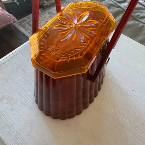 Vintage Lucite Amber Barrel Bag with Gold Clasp - Picture 8 of 10